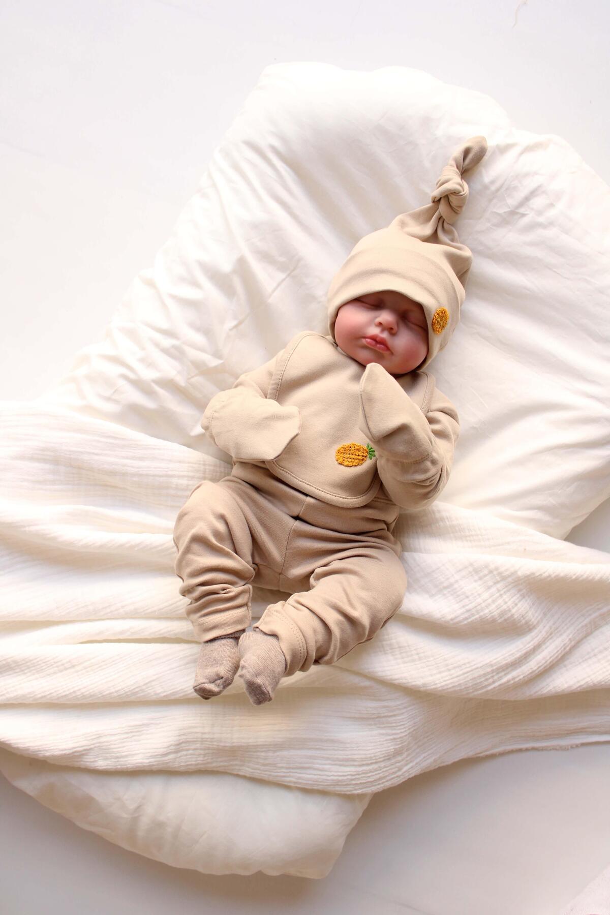 Newborn 5-Piece Cotton Set (Pineapple)